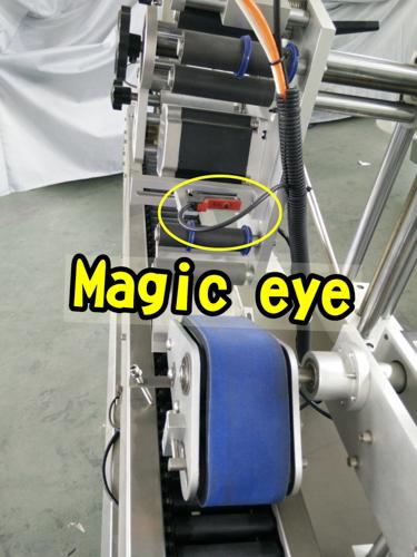 Etiquetadora servomotora Delta de alta velocidade para etiquetar o frasco do motor para botellas redondas pequenas