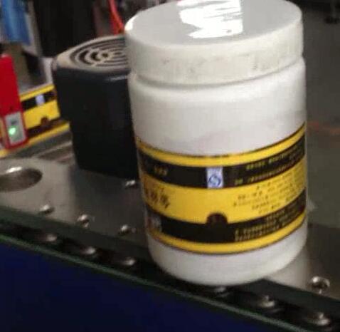 Máquina de etiquetaxe de botellas redondas, embotelladora e etiquetadora para frasco suger