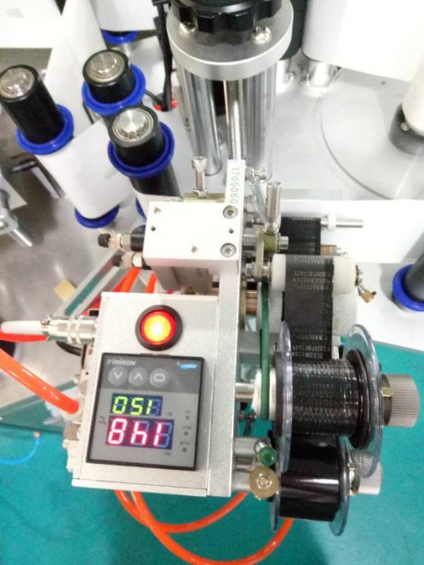 Etiquetadora automática de etiqueta adhesiva lateral Doubel con dispositivo de busca e máquina de codificación