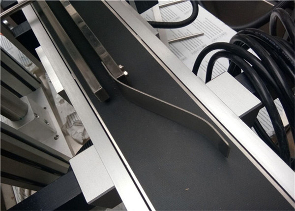 Máquina de etiquetaxe superior automática para botella / frasco / envase