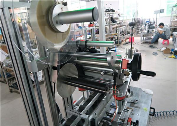 Aplicador automático de etiquetas de superficie plana para máquina de etiquetaxe superior con transportador / equipo de etiquetaxe superior