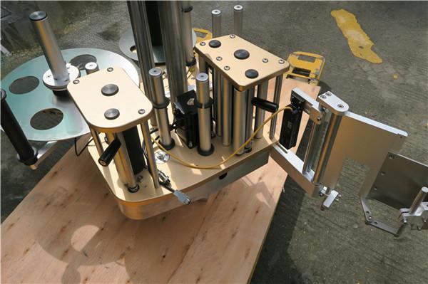 Etiquetadora de etiquetas rotativas de alta velocidade con función de rotación