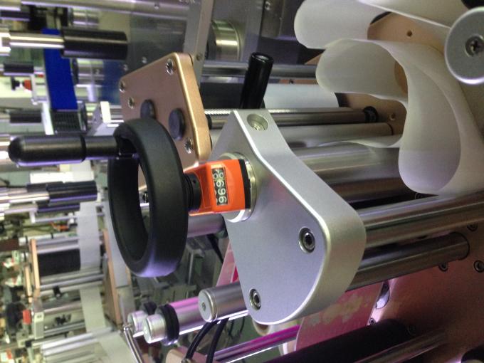 Aplicador de etiquetas de botellas redondas Máquina de etiquetaxe de etiquetas adhesivas para armarios eléctricos