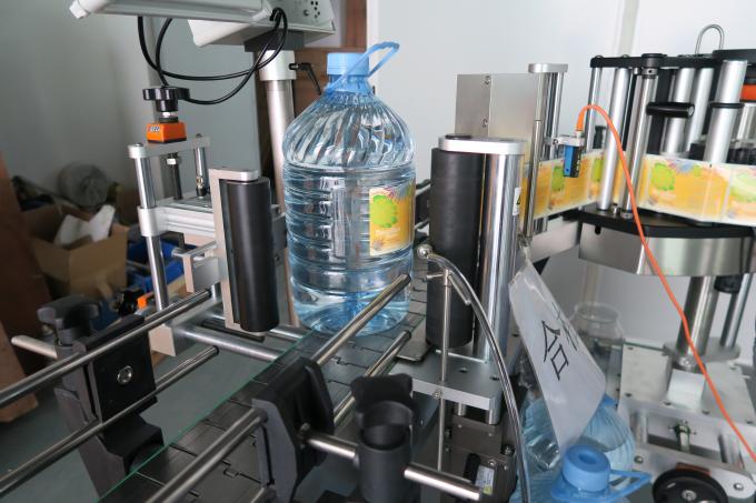 Máquina de etiquetaxe de botellas redondas de auga potable de 5 litros, máquinas de pegar etiquetas autoadhesivas