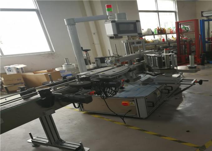 Máquina de etiquetaxe de adhesivos autoadhesivos para produtos químicos, botella de plástico de auga, 3 etiquetas