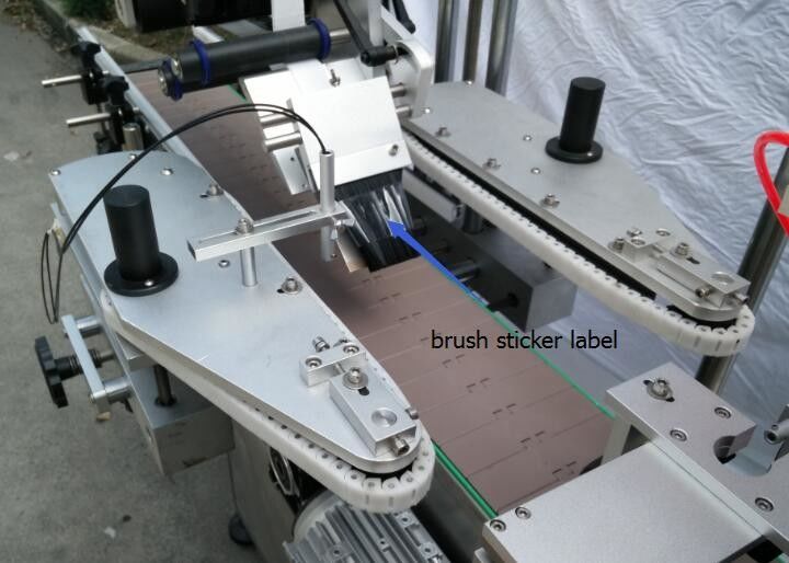 Etiquetadora de etiquetas de botellas redondas automáticas de China HIG para provedor da marca GPG con botella de cervexa