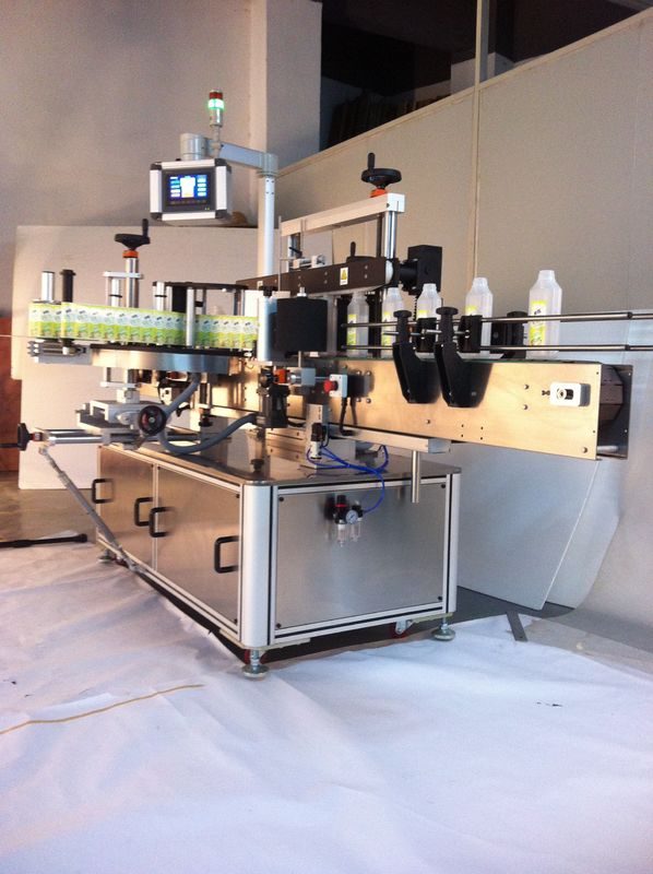 Proveedor de China Máquina de etiquetaxe de botellas cadradas Proveedor de etiqueta adhesiva de dobre cara