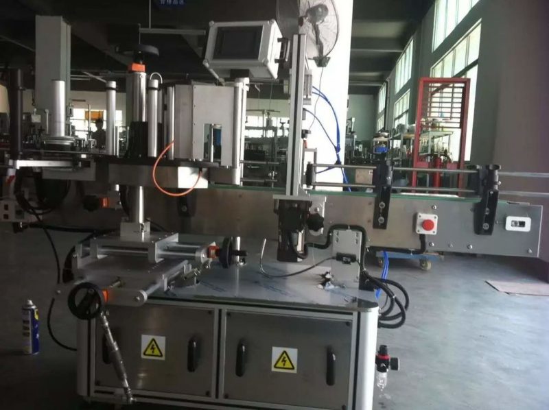 Proveedor de China Etiquetadora de botellas redondas de zume de froitas / verduras para a industria de bebidas